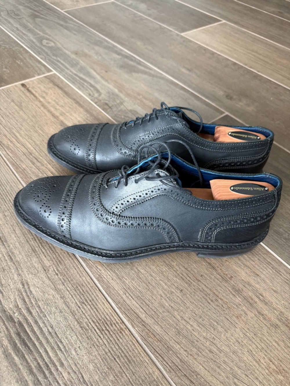 Allen Edmonds Oxford Men’s Shoes - Picture 3 of 6